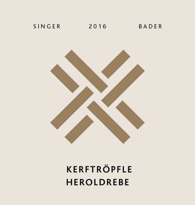 Produktfoto - Kerftröpfle Heroldrebe trocken 2016 aus der Linie Gutswein von Singer x Bader aus Korb, Stetten